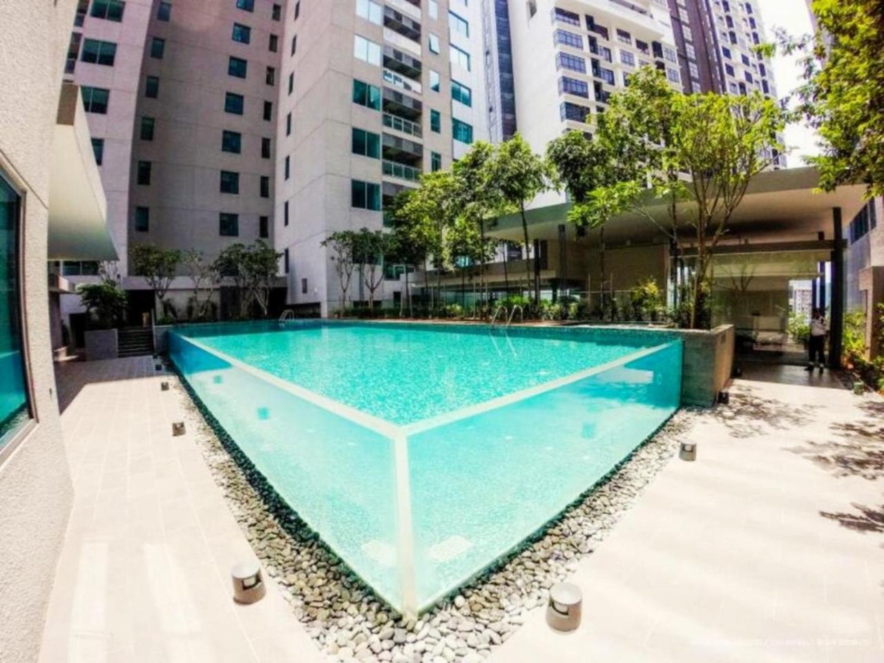 Summer Suites Klcc By Apartx Куала Лумпур Екстериор снимка