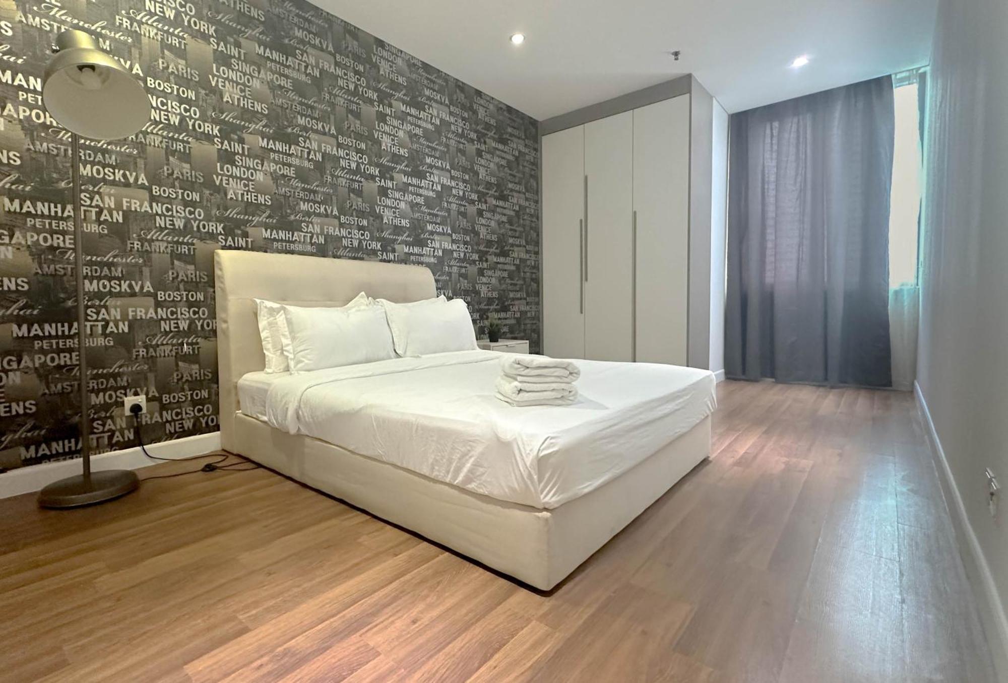 Summer Suites Klcc By Apartx Куала Лумпур Екстериор снимка